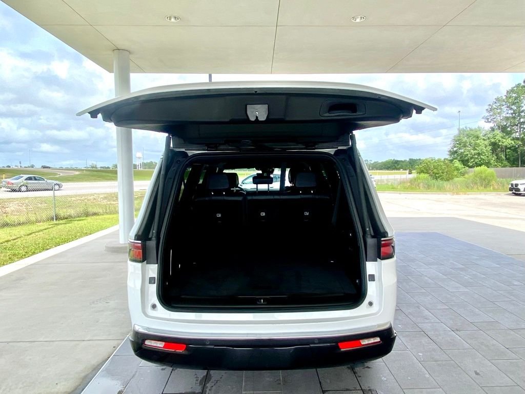 Used 2025 White Jeep Series II image 21