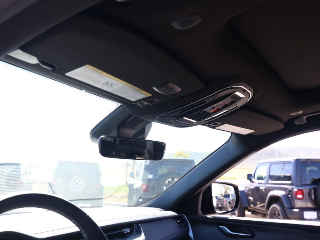 New 2026 Diamond Black Crystal Pearl-Coat Exterior Paint Jeep Limited image 12