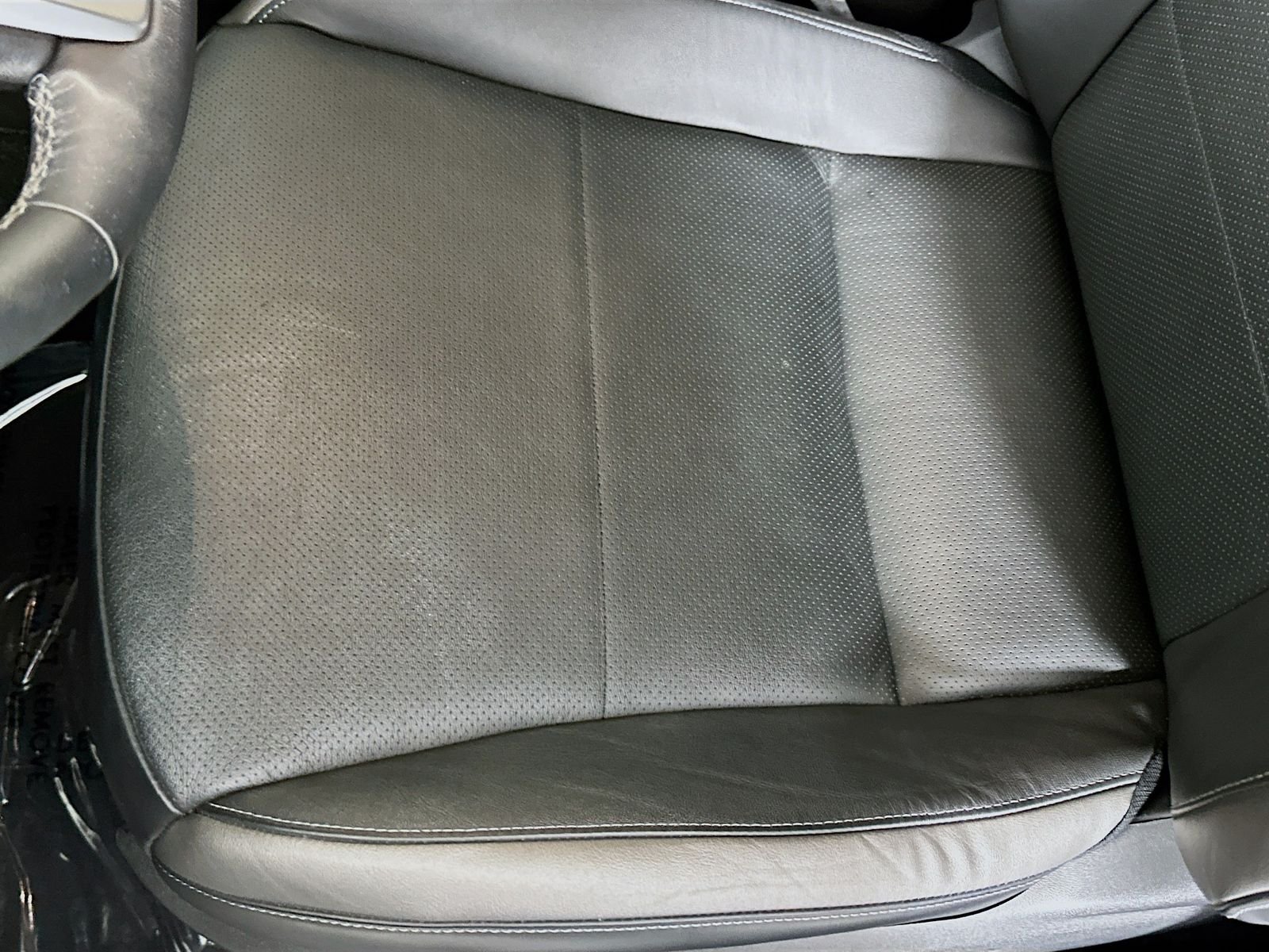 Used 2025 Radiant White INFINITI ESSENTIAL image 19