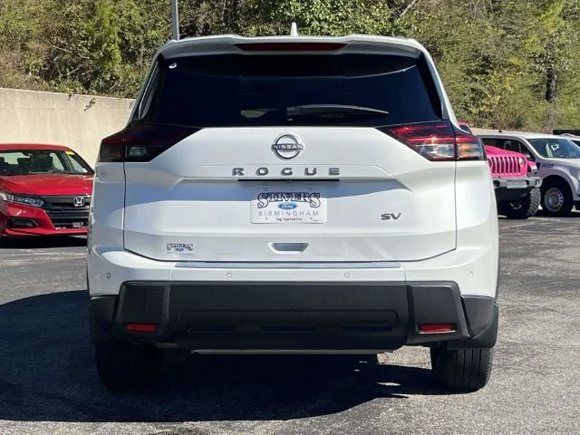 Certified Used 2024 Everest White P Nissan SV image 5