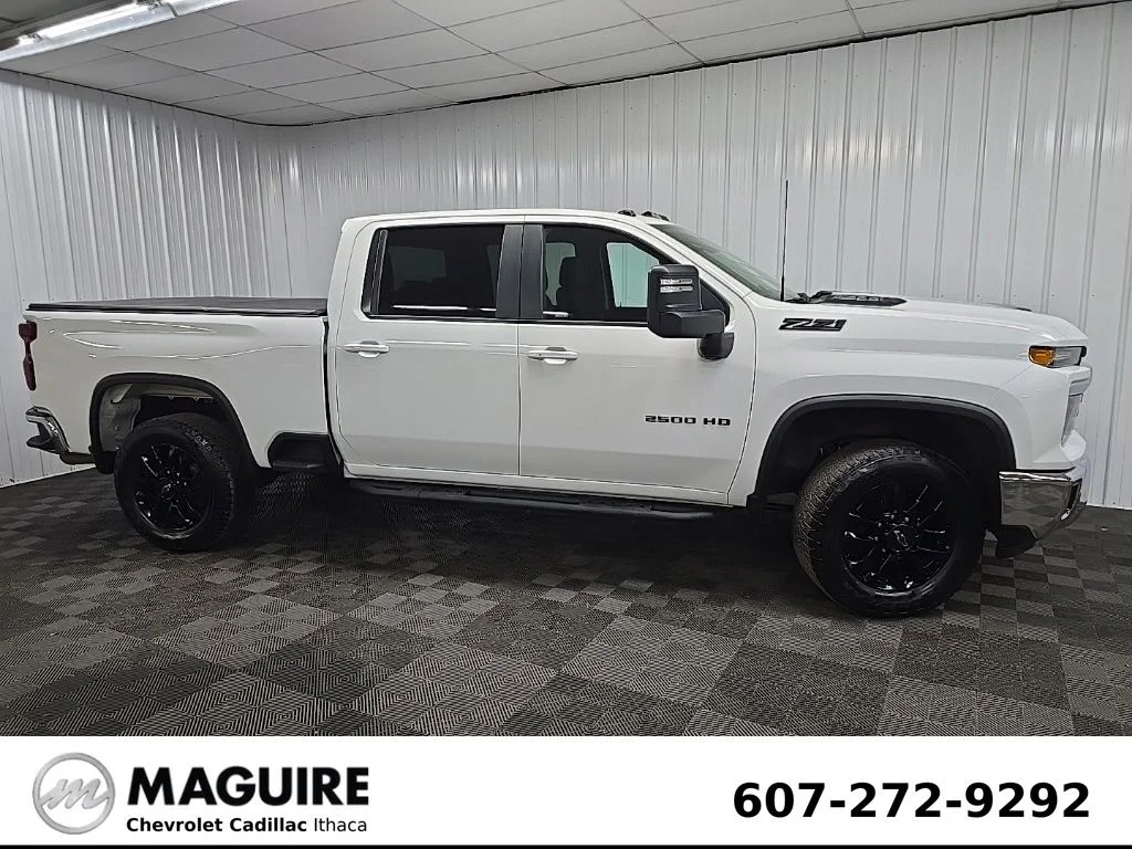 Used 2025 White Chevrolet LT image 1