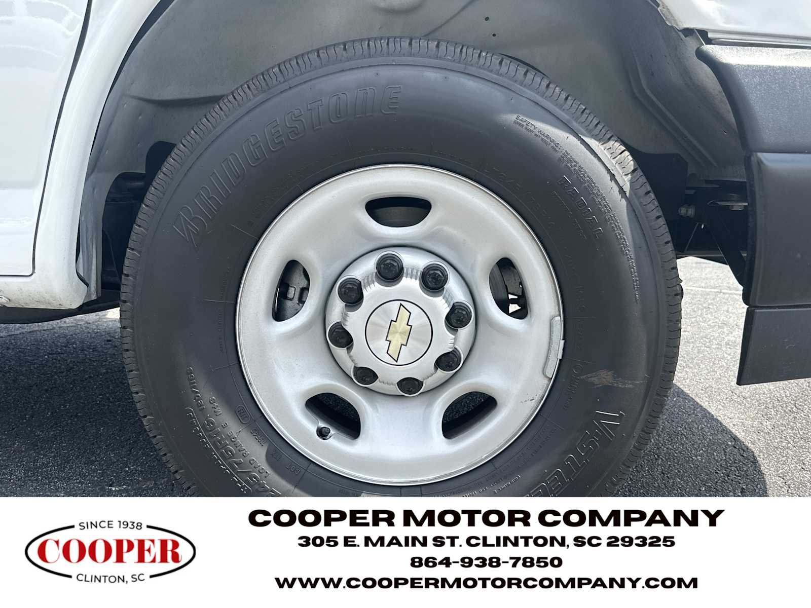 Used 2025 Summit White Chevrolet LS image 12