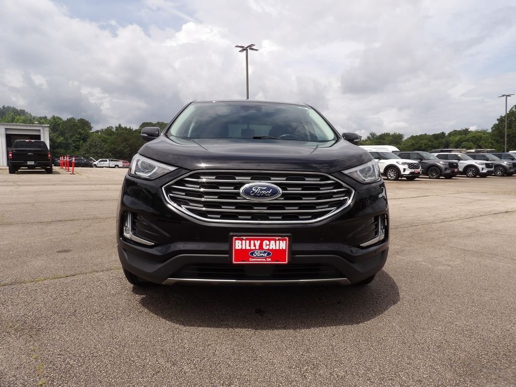 Used 2022 Black Metallic Ford Titanium image 3
