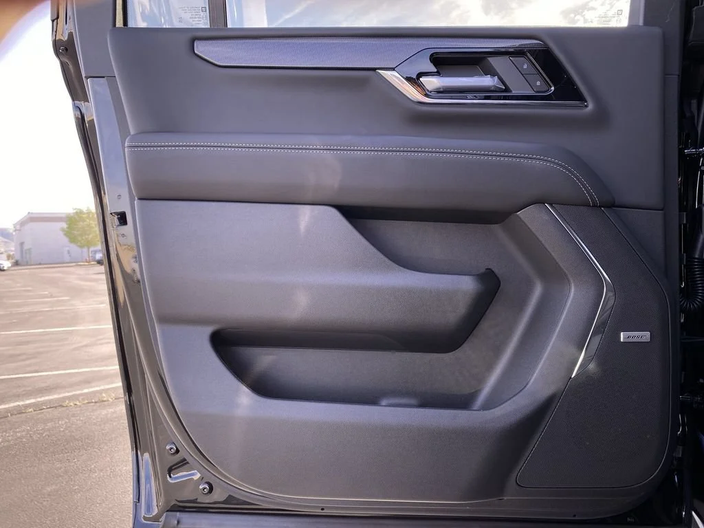 Used 2026 Onyx Black GMC Elevation image 35