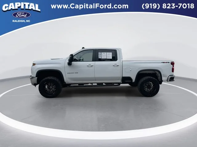 Used 2021 White Chevrolet LT image 5