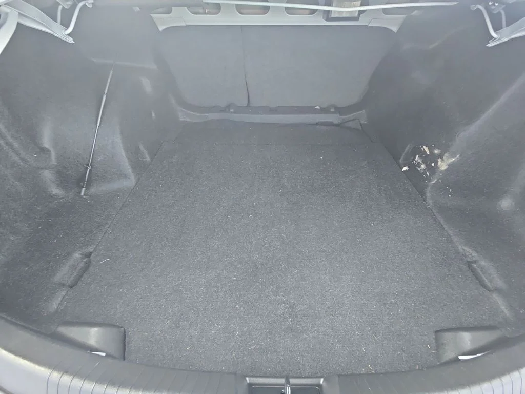 Used 2024 White Chevrolet LT image 29