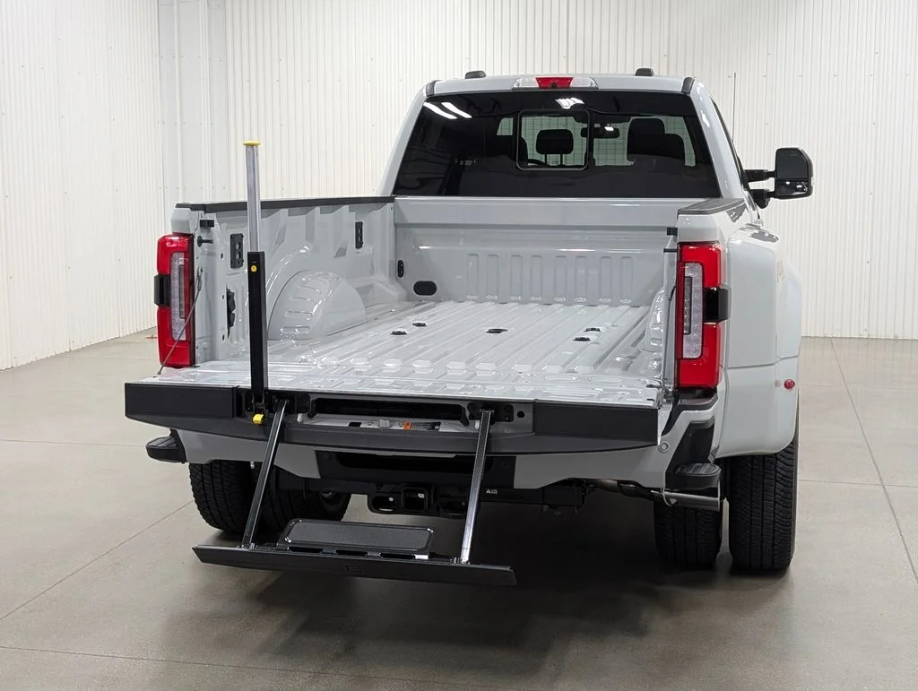 New 2026 Avalanche Ford F-350® Platinum® image 28