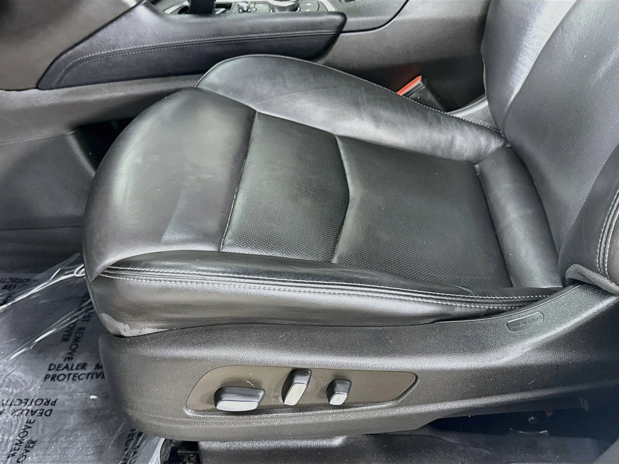 Used 2022 CRYSTAL WHITE TRICOAT Cadillac Sport image 22
