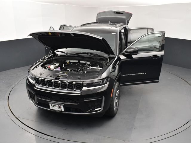 New 2026 Diamond Black Crystal Pearl-Coat Exterior Paint Jeep Limited image 26