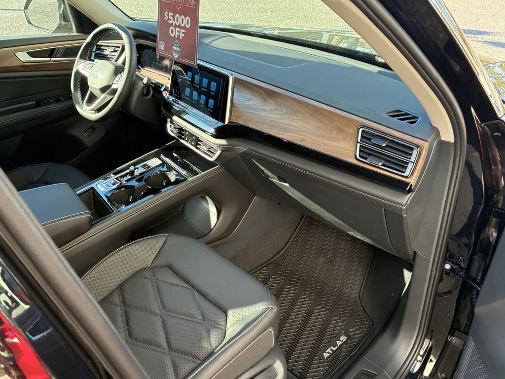 New 2026 Black Volkswagen 2.0T SE w/Technology image 37