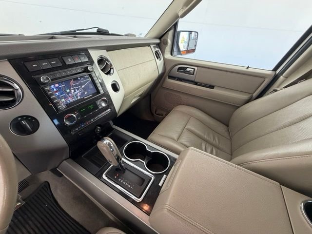 Used 2014 White Ford Limited image 33