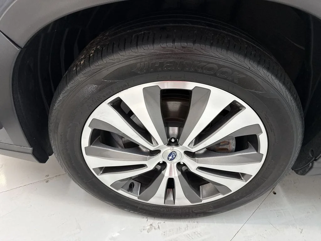 Used 2021 Gray Metallic Subaru Limited image 34