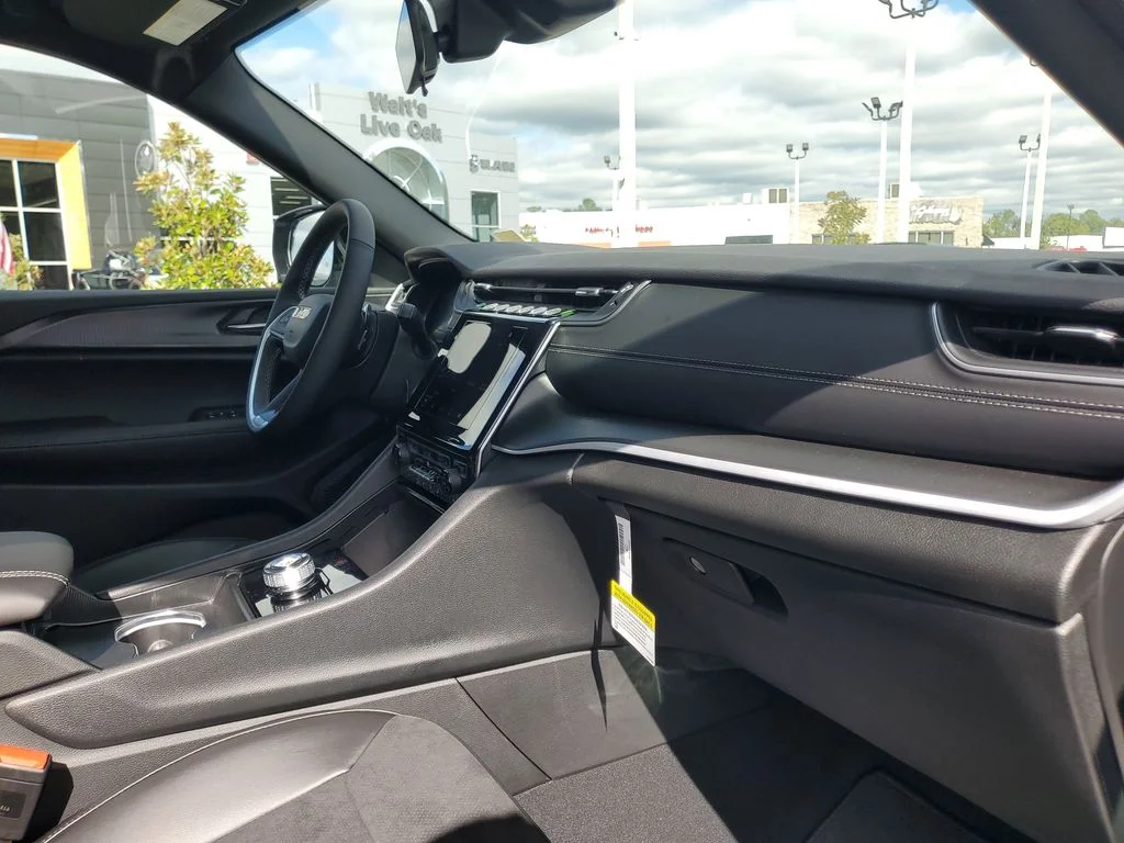 2025 Jeep Grand Cherokee Altitude - Photo 30