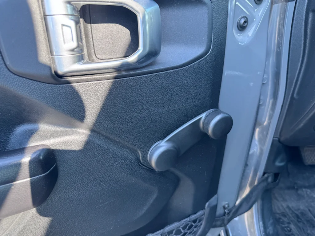 Used 2020 Sting-Gray Clearcoat Jeep Sport image 15