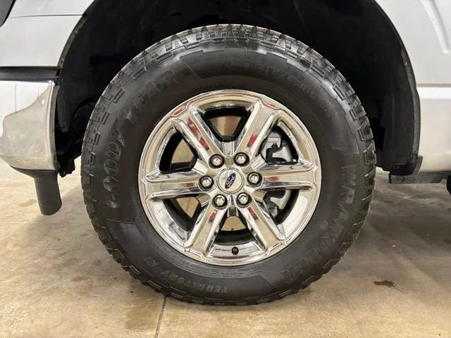 Used 2025 Silver Ford XLT image 9