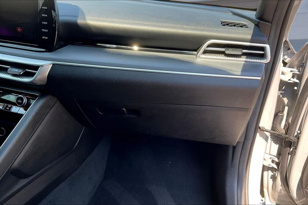 Used 2024 Wolf Gray Kia GT-Line image 26