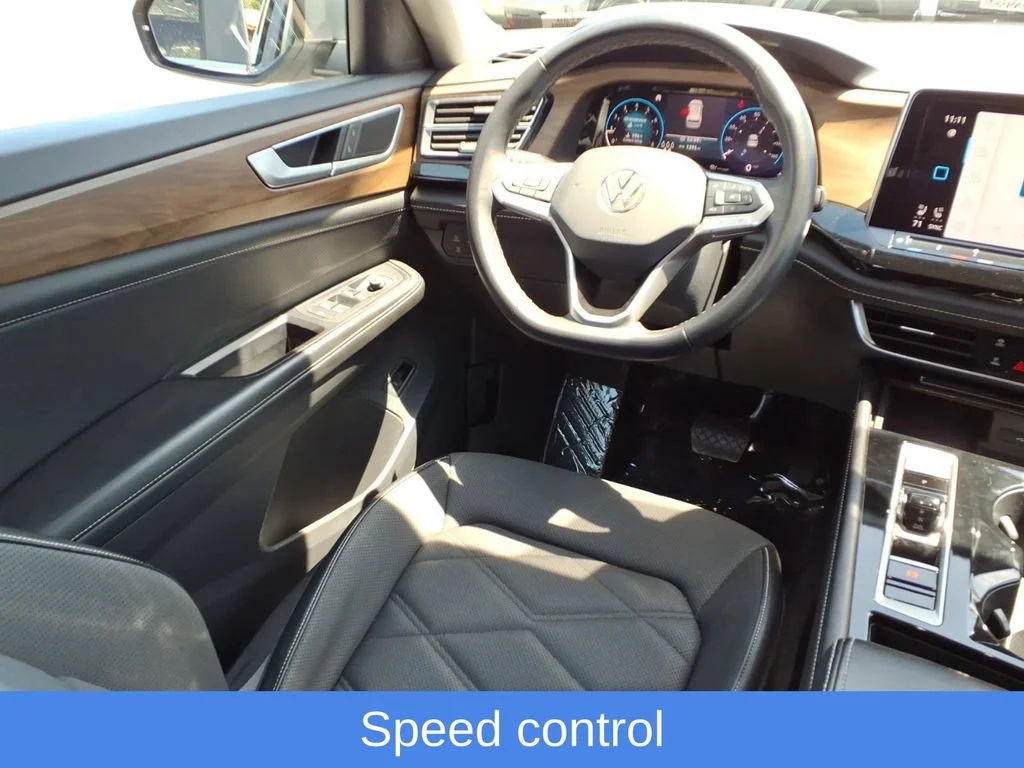 Certified Used 2024  Volkswagen 2.0T SE w/Technology image 22