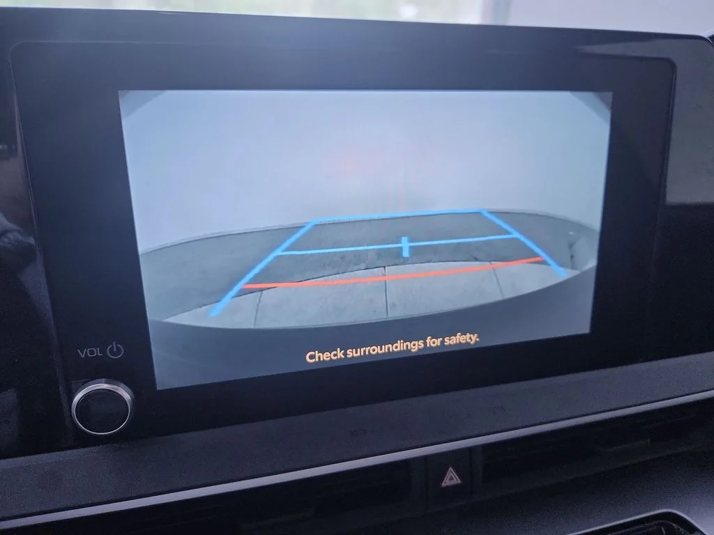 2023 Toyota Prius LE - Photo 17