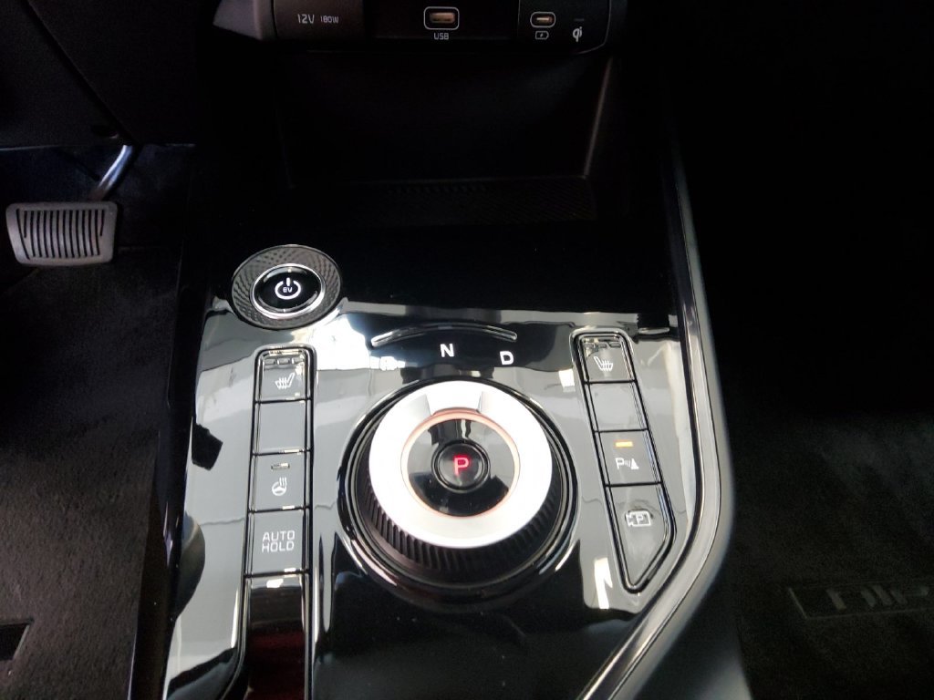 Certified Used 2025 Blue Kia Wind image 27