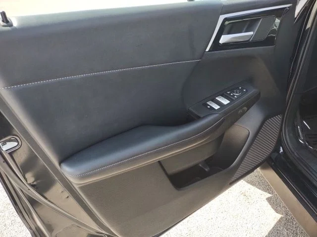 Used 2024 Gray Mitsubishi  image 10