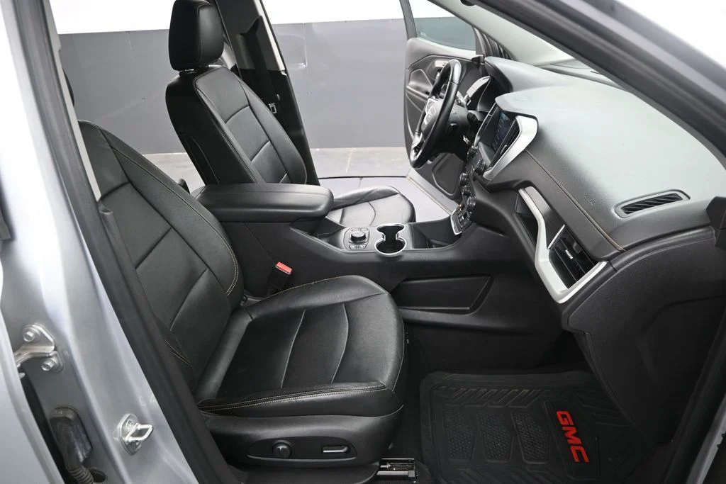 Used 2021 Silver GMC SLT image 28