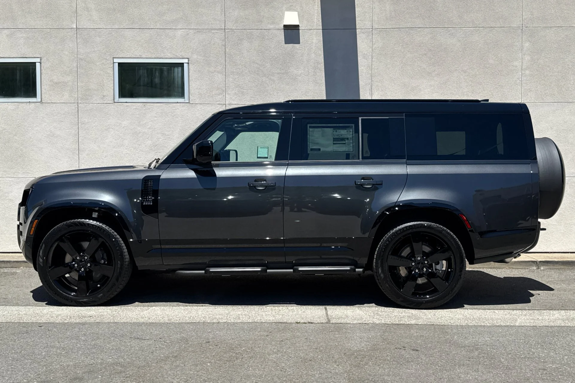 New 2026 Carpathian Grey Land Rover X-Dynamic SE image 5