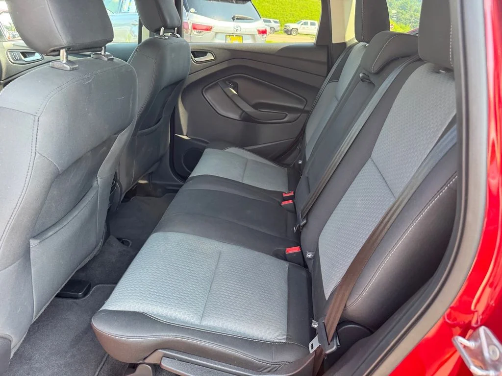 Used 2019 Red Ford SE image 10