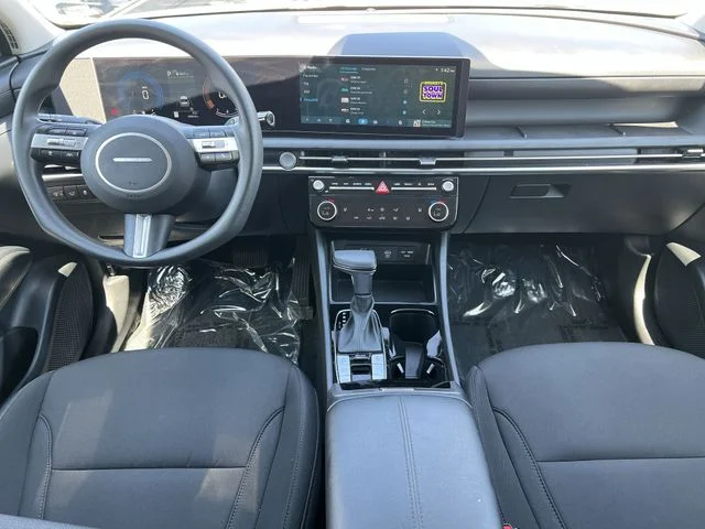 Used 2026 White Hyundai SEL Plus image 17