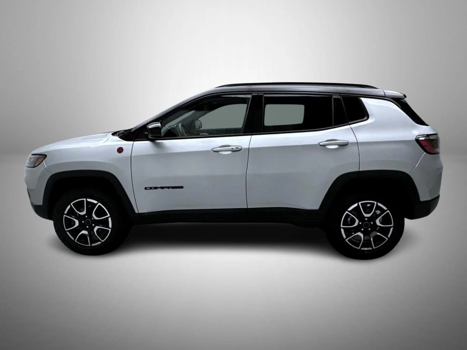 Used 2025 Silver Jeep Trailhawk image 8