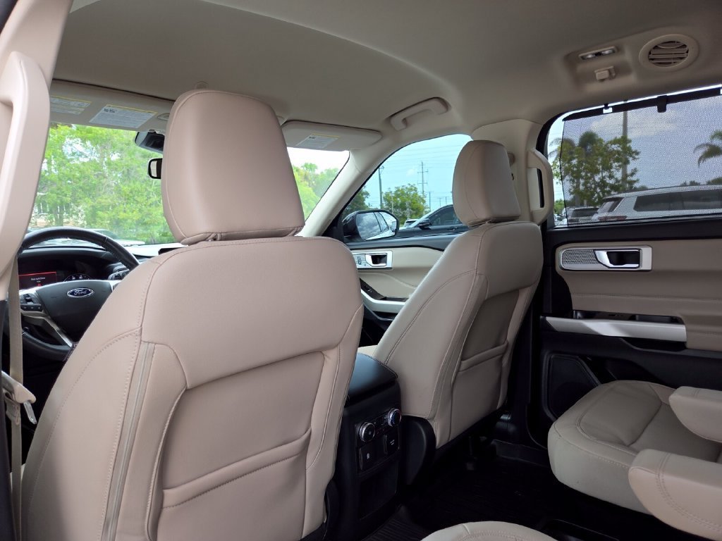 Used 2021 White Metallic Ford Limited image 26