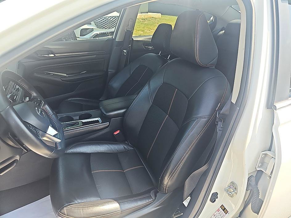 Used 2021 Glacier White Nissan 2.5 SR image 14