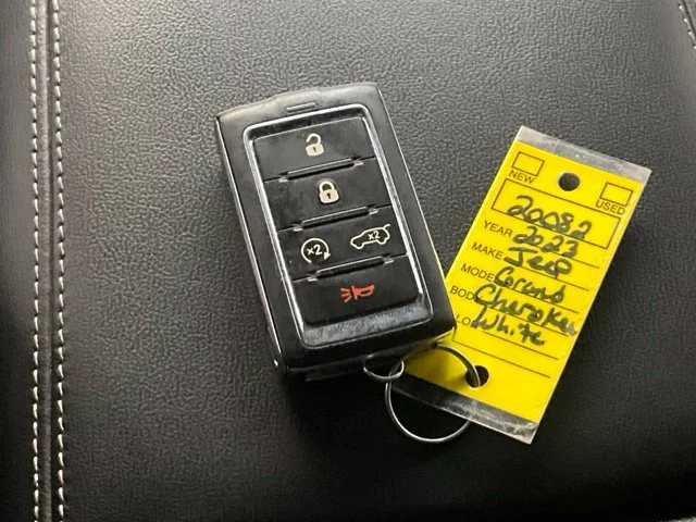 Used 2023 White Jeep Altitude image 20