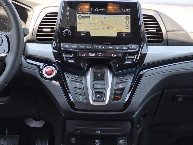Used 2023 Platinum White Pearl Honda Touring image 20