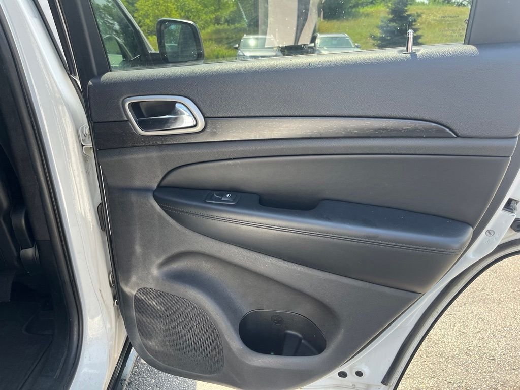 Used 2018 White Jeep Laredo E image 25