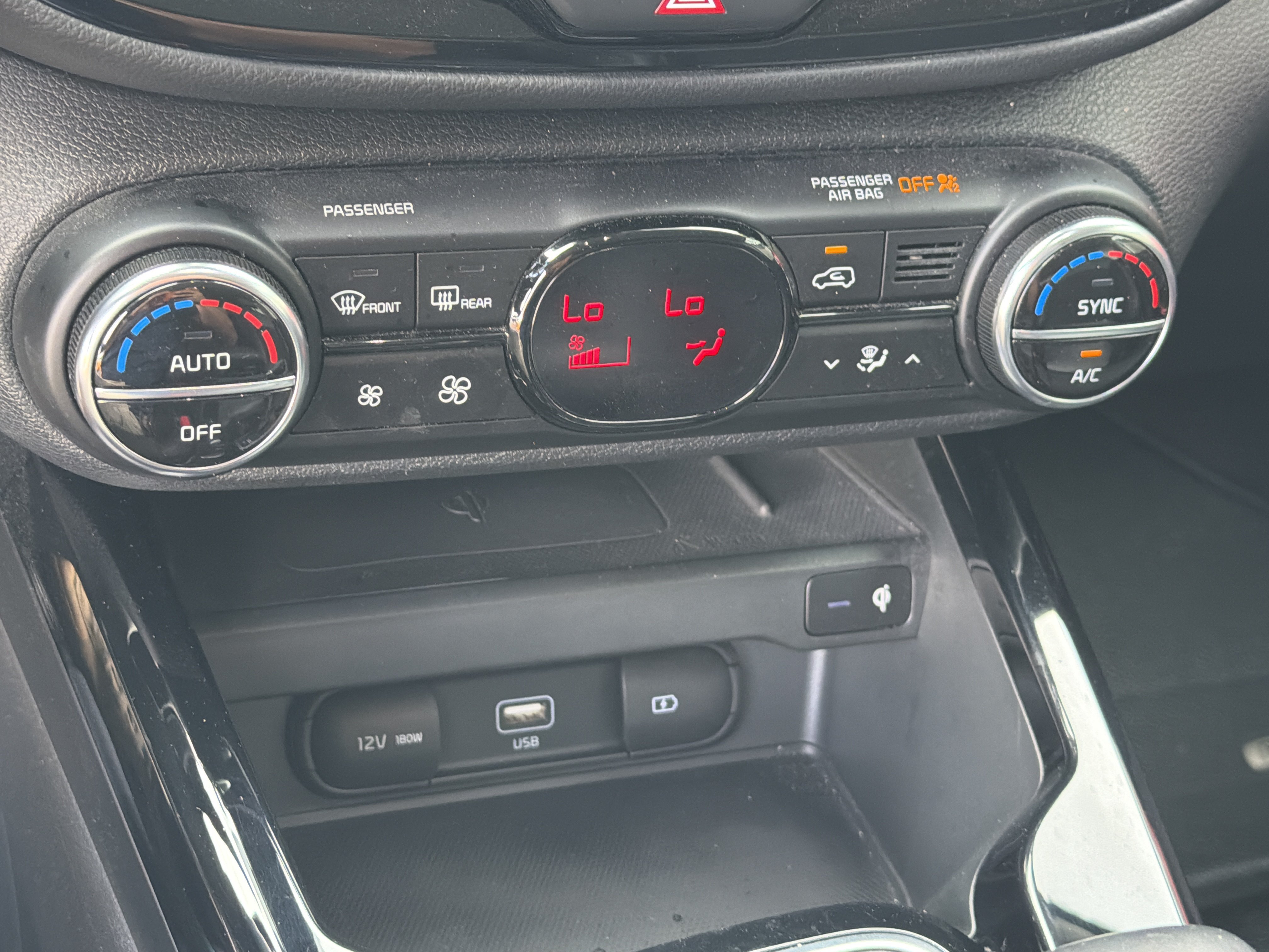Used 2021 Snow White Pearl Kia Turbo image 24