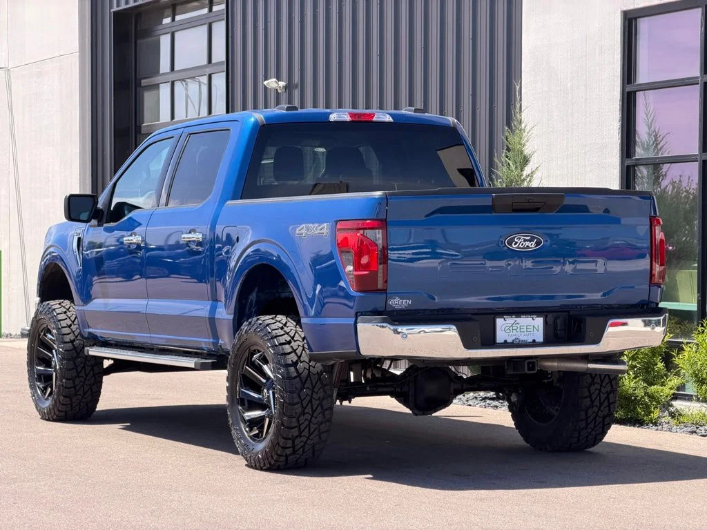 Used 2025 Blue Ford XLT image 3