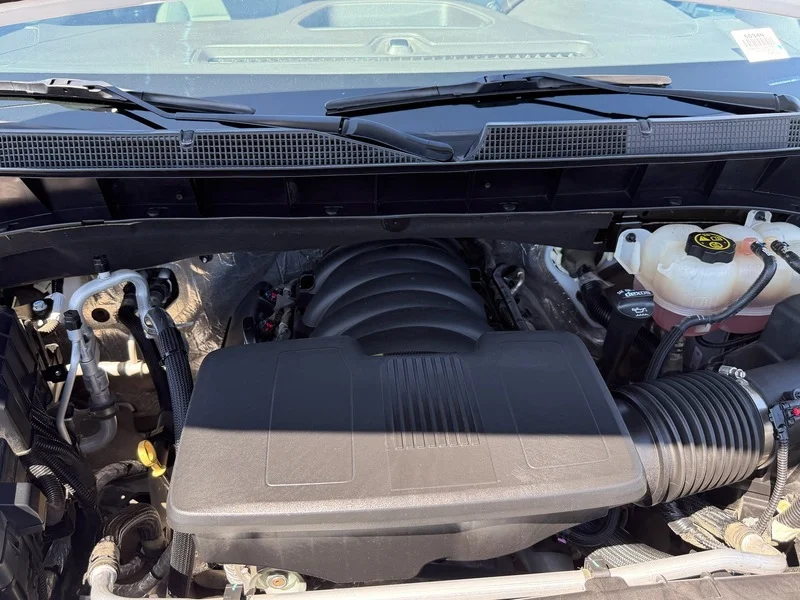 Used 2020 SUMMIT WHITE Chevrolet LT image 24