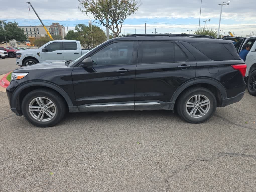 Used 2023 Agate Black Metallic Ford XLT image 3