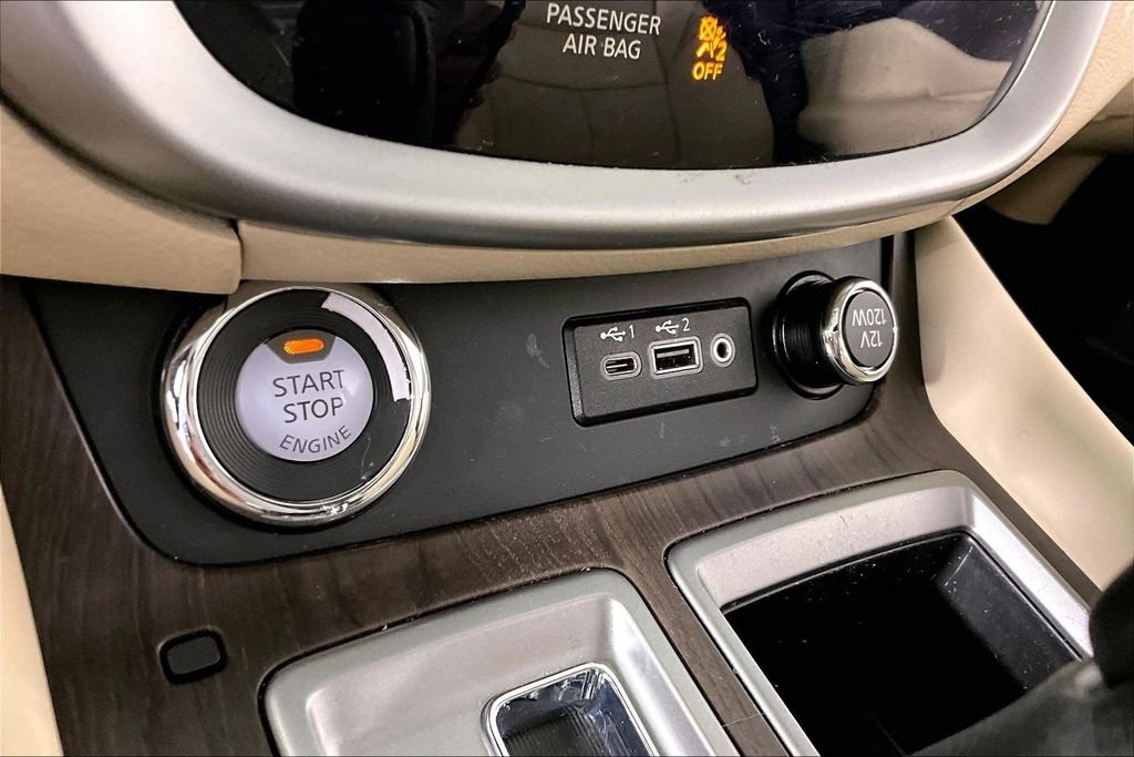 Used 2022 Red Nissan Platinum image 15