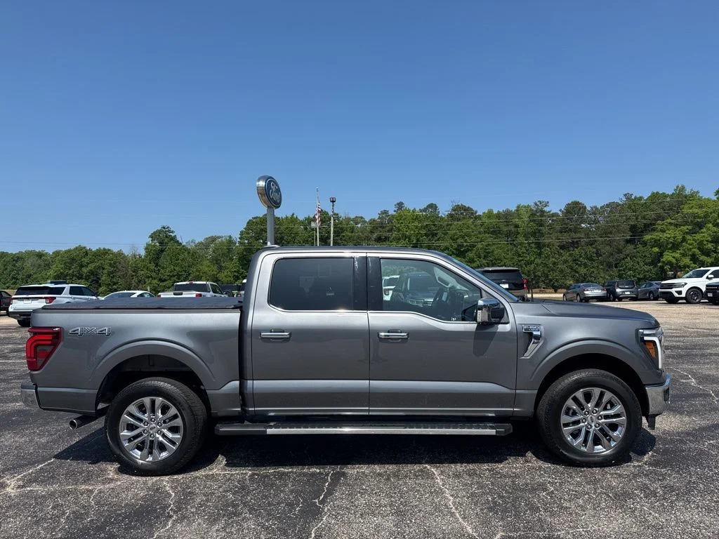 Used 2025 Gray Ford Lariat image 24