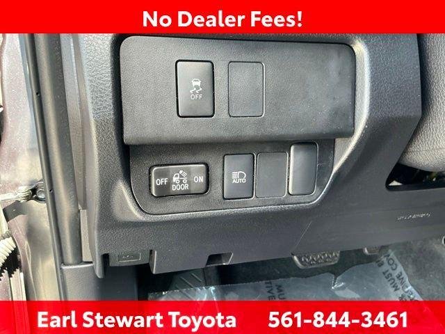 Certified Used 2023 MAGNETIC GRAY MET. Toyota  image 21