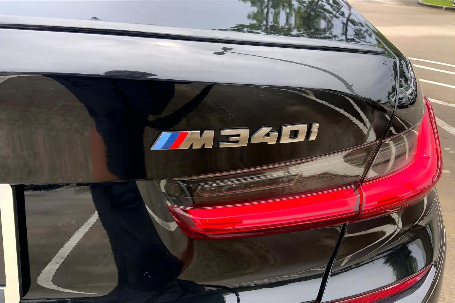 Used 2021 Black Sapphire Metallic BMW M340i image 10