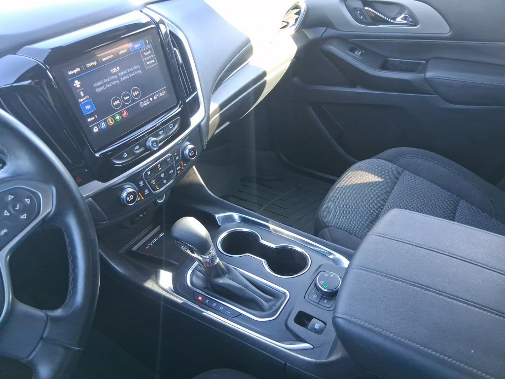 Used 2023 SUMMIT WHITE Chevrolet LT Cloth image 25