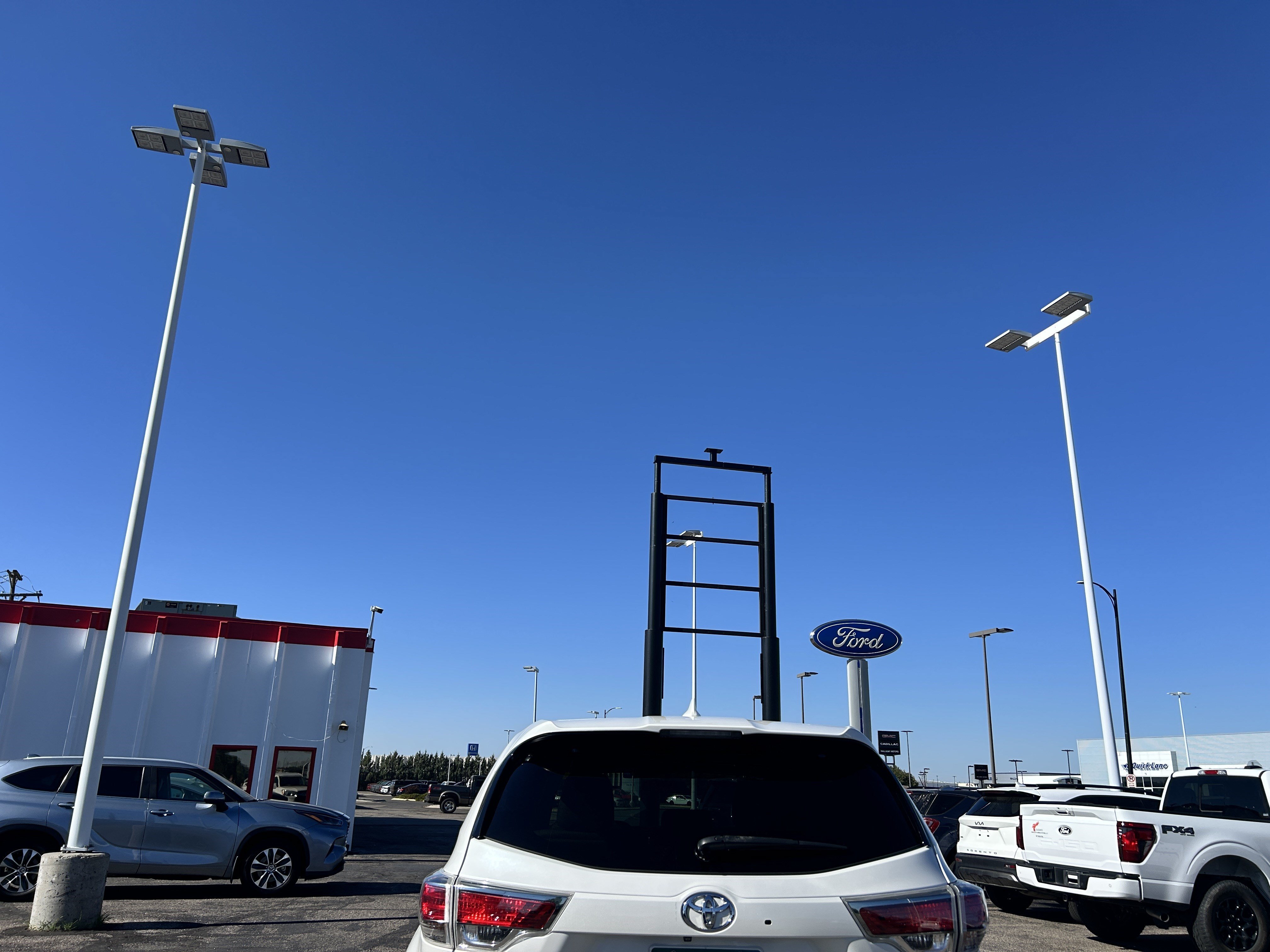 Used 2016 Blizzard Pearl Toyota LE image 4