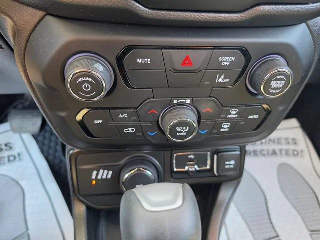 Used 2022 Black Jeep Latitude image 16