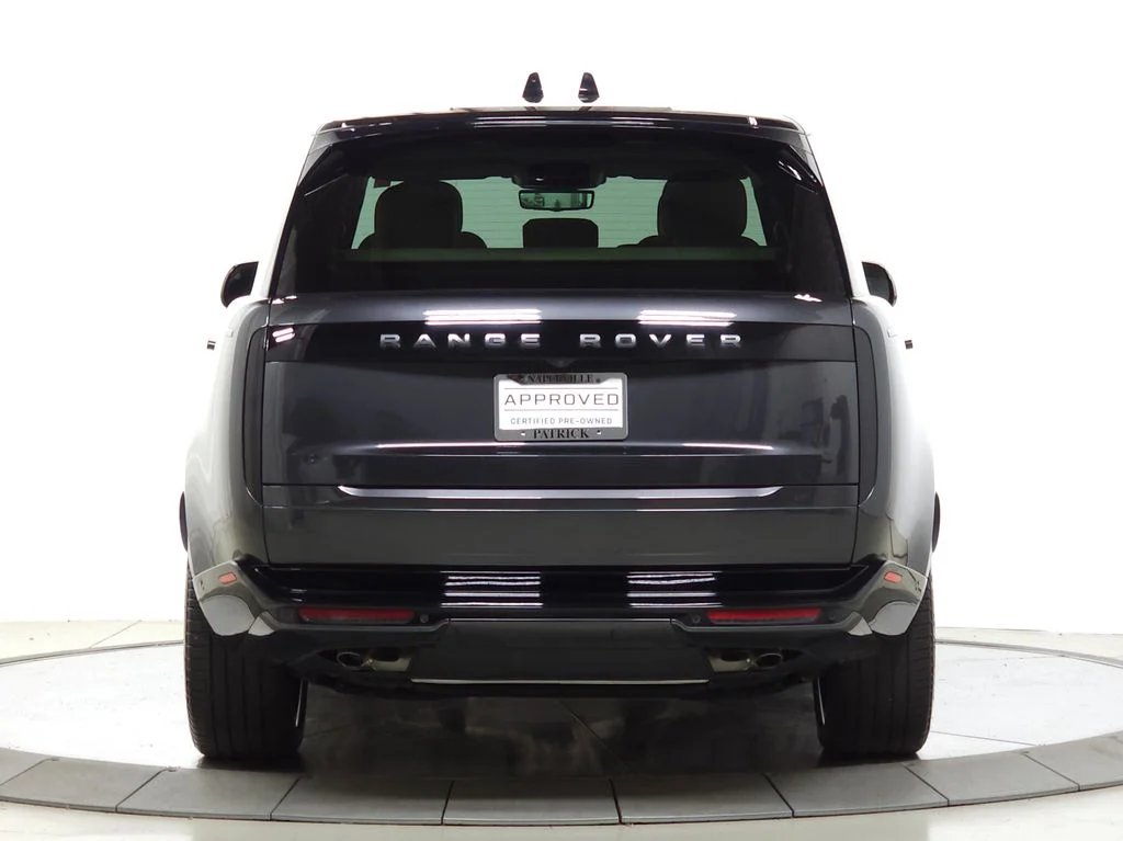 Certified Used 2024 Gray Land Rover SE image 4