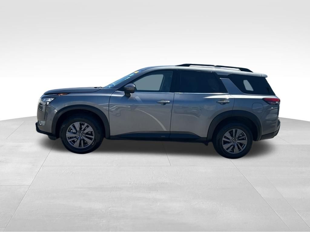 Used 2025 Gray Nissan SV image 3