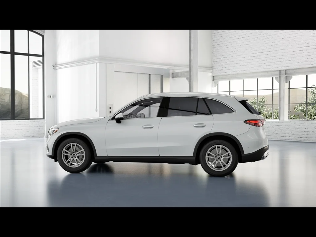 New 2026 MANUFAKTUR Moonlight White Metallic Mercedes-Benz GLC 300 image 28