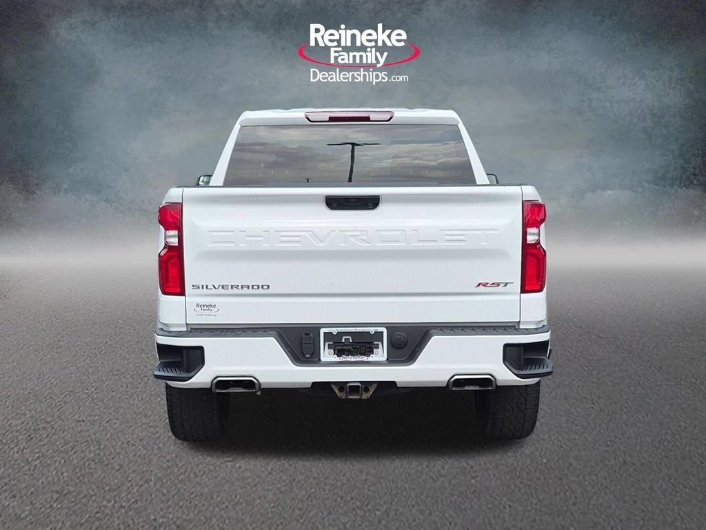 Used 2022  Chevrolet RST image 7