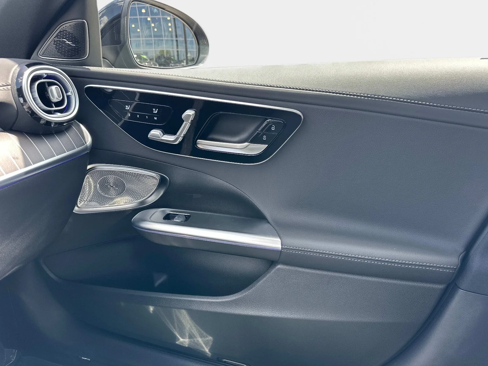 2025 Mercedes-Benz C-Class Sedan C 300 - Photo 23